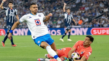 ΠΑΟΚ: Αποχαιρέτησε την Κρουζ Αζούλ και αναχωρεί για Θεσσαλονίκη ο Γιακουμάκης