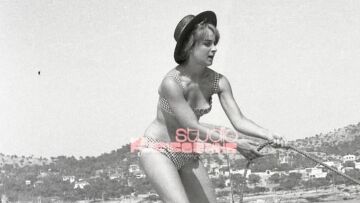 Οι αδημοσίευτες φωτογραφίες της Άννας Φόνσου από καλοκαιρινές διακοπές τη δεκαετία του 1960