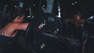 Είναι αλήθεια ότι όσο μεγαλώνουμε δεν μπορούμε να χτίσουμε μυς;
