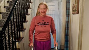 Η Έιμι Σούμερ υποβλήθηκε σε επέμβαση στη σπονδυλική της στήλη - Τραυματίστηκε ενώ έκανε σερφ