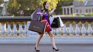 Όσο πιο ακριβό το brand τόσο περισσότερο πουλάει στην Ελλάδα - Χρυσές δουλειές για τα luxury προϊόντα