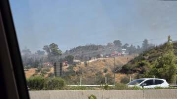 Φωτιά τώρα στον Κάλαμο - Κινητοποίηση της Πυροσβεστικής