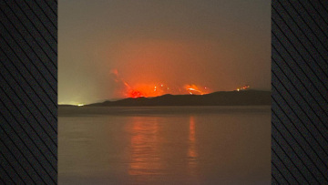 Ένας νεκρός από τις φωτιές στην Αλβανία, ορατές στην Κέρκυρα οι φλόγες - Δείτε φωτογραφία