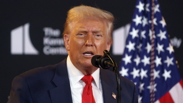 Τραμπ: Στο στόχαστρο η επιστολική ψήφος και τα συστήματα ηλεκτρονικής ψηφοφορίας ενόψει ενδιάμεσων εκλογών