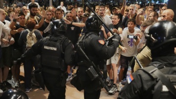 Νέες αντικυβερνητικές διαδηλώσεις κι επεισόδια στη Σερβία  - Δείτε βίντεο