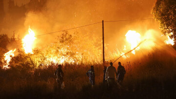 Σε πύρινο κλοιό η νότια Ευρώπη - Δεν σταματούν οι φωτιές σε Ισπανία, Ιταλία, Ελλάδα, Αλβανία