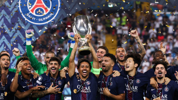 Το πρώτο Super Cup της Ιστορίας της πανηγυρίζει η Παρί που λύγισε την Τότεναμ στα πέναλτι - Δείτε τα γκολ και την απονομή 