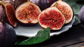 Σύκα και φραγκόσυκα: Τα οφέλη και πόσα μπορούμε να καταναλώνουμε

