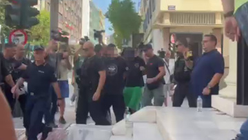 Πάτρα: Στα δικαστήρια ο 19χρονος και ο 27χρονος που κατηγορούνται για εμπρησμό