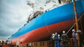 Φρένο στις ναυπηγήσεις εν μέσω παγκόσμιας αναταραχής
