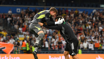 Ο Παναθηναϊκός αποθέωσε τον ήρωα Ντραγκόφσκι με στίχους «ΛΕΞ» - Βίντεο 