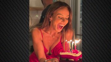 Η Μπέττυ Μαγγίρα γιόρτασε τα γενέθλιά της - «Ο χρόνος λιγοστεύει, μη χαλάτε τη ζαχαρένια σας για κανέναν», γράφει