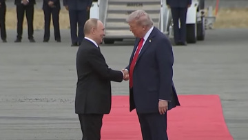 «Επιτέλους» - Ειδικός στην ανάγνωση χειλιών «διαβάζει» όσα είπαν Τραμπ και Πούτιν στο αεροδρόμιο
