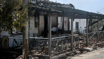 Υπουργείο Πολιτικής Προστασίας: Επιταχύνεται η καταγραφή των ζημιών από τις πυρκαγιές - Στα 33 τα «κόκκινα» κτίρια  στην Αχαΐα, 12 σε Πρέβεζα και Αρτα