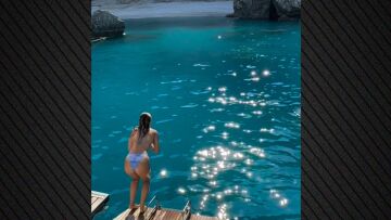 Η Κλέλια Ανδριολάτου κάνει βουτιά σε καταγάλανα νερά - Δείτε βίντεο