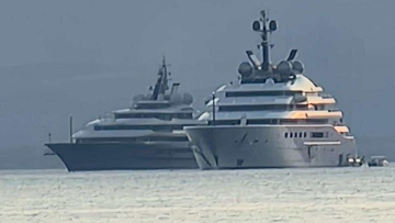 Ανοιχτά της Καλαμάτας το υπερπολυτελές γιοτ του ιδιοκτήτη της Μάντσεστερ Σίτι - Δείτε φωτογραφίες