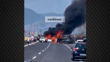 Τραγωδία στην Εγνατία - Το φορτηγό έπεσε πάνω σε αυτοκίνητα στα διόδια Ιάσμου, τρεις νεκροί, δύο βαριά τραυματίες, δείτε βίντεο
