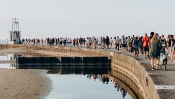 Σικάγο: Εκατοντάδες κόσμου συγκεντρώνονται για να εκτονώσουν το άγχος τους ουρλιάζοντας (βίντεο)