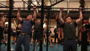 Ρόμπερτ Κένεντι Τζούνιορ και Πιτ Χέγσκεθ έκαναν «κόντρα» για το ποιος θα κάνει 100 pull up και 50 push up σε 5 λεπτά - Δείτε βίντεο