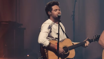 Ο Νάιαλ Χόραν επέστρεψε στη σκηνή 10 μήνες μετά τον θάνατο του Λίαμ Πέιν - Δείτε βίντεο