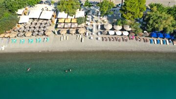 Η low profile γοητεία της παραθαλάσσιας Φωκίδας
