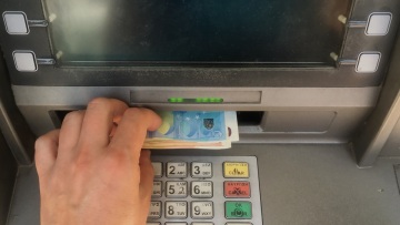 ΟΠΕΚΑ: Ποια επιδόματα πληρώνονται
