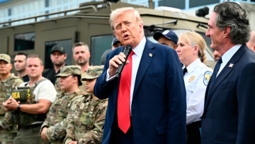 Ο Τραμπ πανηγυρίζει για τα φονικά πλήγματα εναντίον σκαφών στα ανοιχτά της Βενεζουέλας: «Πλέον δεν κυκλοφορεί κανείς»