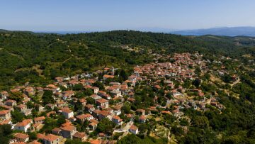 Σαββατοκύριακο στο χωριό του Πηλίου με το παλαιότερο καφενείο της Ελλάδας