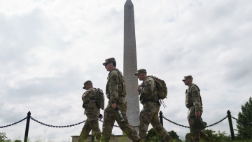 Ελαφρά πτώση στην εγκληματικότητα, μεγάλη αύξηση στις συλλήψεις μεταναστών με την Εθνοφρουρά στην Ουάσινγκτον
