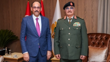 Λιβύη: Με τον Διοικητή των Μυστικών Υπηρεσιών της Τουρκίας συναντήθηκε ο στρατάρχης Χαλίφα Χάφταρ 