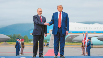 Το μεγάλο παζάρι για την Ουκρανία: Τα μυστικά που συνδέουν Τραμπ και Πούτιν - Οι αναλυτές αναρωτιούνται τι τους ενώνει και μιλούν για «τοξική» σχέση