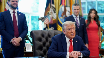 Ο «ειρηνοποιός» Τραμπ θέλει να μετονομάσει το υπουργείο Άμυνας σε υπουργείο Πολέμου
