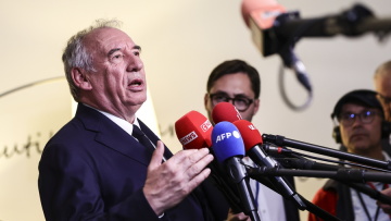 Πίεση στα γαλλικά ομόλογα καθώς η κυβέρνηση Μπαϊρού βρίσκεται υπό κατάρρευση