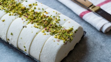 Dondurma: Πώς φτιάχνεται το τούρκικο παγωτό που δεν λιώνει