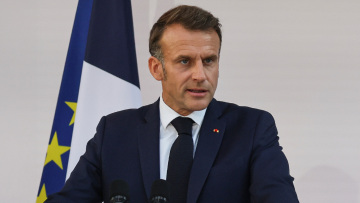 Γαλλία - Μακρόν: Ποια ονόματα εξετάζει μετά την πτώση του Μπαϊρού - Ακόμη και σήμερα οι ανακοινώσεις για τον νέο πρωθυπουργό