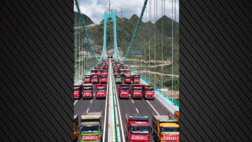 Κρίσιμη δοκιμή αντοχής στην ψηλότερη γέφυρα του κόσμου λίγο πριν ανοίξει - Δείτε το βίντεο με τα 96 φορτηγά