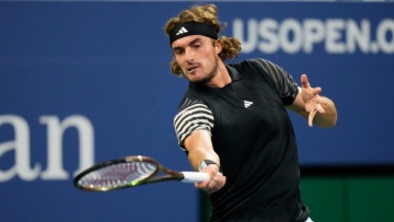 Στέφανος Τσιτσιπάς: Οι περιπέτειες με την Τροχαία, η πτώση στην κατάταξη και το… χρήμα που ρέει (πίνακες)