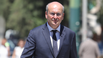 Χατζηδάκης για Άγνωστο Στρατιώτη: Αδιανόητο να γίνονται εκεί εκδηλώσεις διαμαρτυρίας, είμαι κατάπληκτος από τις αντιδράσεις