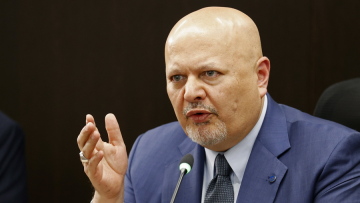 Guardian: Δεύτερη γυναίκα κατηγορεί τον γενικό εισαγγελέα του Διεθνούς Ποινικού Δικαστηρίου για σεξουαλική παρενόχληση