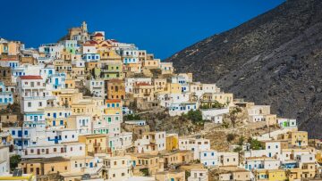 Κάρπαθος: Παραδοσιακοί οικισμοί και τοπία άγριας ομορφιάς στις εσχατιές του Αιγαίου
