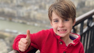 Μακελειό στη Μινεάπολη: Ταυτοποιήθηκε ο 8χρονος που σκοτώθηκε σε ένοπλη επίθεση σε καθολικό σχολείο στις ΗΠΑ