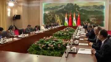 Θέλουμε να βελτιώσουμε τις σχέσεις με το Πεκίνο, είπε ο Μόντι στη συνάντηση με Σι