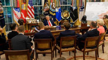 Axios: Ο Τραμπ σκέφτεται να αποχωρήσει από τις συζητήσεις για την Ουκρανία και κατηγορεί τους Ευρωπαίους για σαμποτάζ