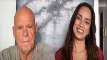 Ο Τζώνη Καλημέρης και η Ελπίδα Ιακωβίδου έδωσαν την πρώτη τους κοινή τηλεοπτική συνέντευξη μετά τον γάμο τους - Δείτε το βίντεο