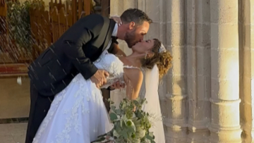 Στέφανος Μιχαήλ: Παντρεύτηκε με τη Νάταλι Κάτερ στην Κύπρο - Δείτε βίντεο και φωτογραφίες