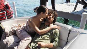 Η Σελένα Γκόμεζ και ο Μπένι Μπλάνκο κάνουν μαζί διακοπές μετά το ξεχωριστό bachelor πάρτι τους