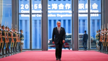 Έφτασε στο Πεκίνο ο Πούτιν για τη μεγάλη στρατιωτική παρέλαση της Κίνας