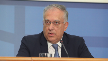 Θεοδωρικάκος: Ζητήσαμε μείωση τιμών σε 1.000 προϊόντα σούπερ μάρκετ - Μόνιμη η απαγόρευση προσφορών αν έχουν γίνει ανατιμήσεις τους τελευταίους 3 μήνες