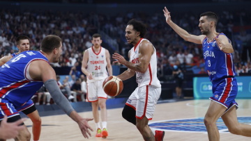 Eurobasket 2025: Πρώτη και καλύτερη η Τουρκία του Αταμάν, 95-90 τη Σερβία στο ντέρμπι του Α' ομίλου - Βίντεο 