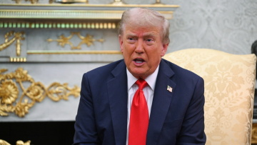 Αν κριθούν παράνομοι οι δασμοί, τέλος οι εμπορικές συμφωνίες - Η ΕΕ μας πληρώνει 1 τρισ. και είναι χαρούμενοι, λέει ο Τραμπ